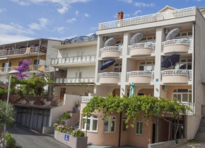  Apartments Kovač  Макарска 